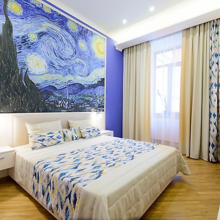 Vip Апартаменти Ван Гог На Площі Ринок Lviv Buitenkant foto