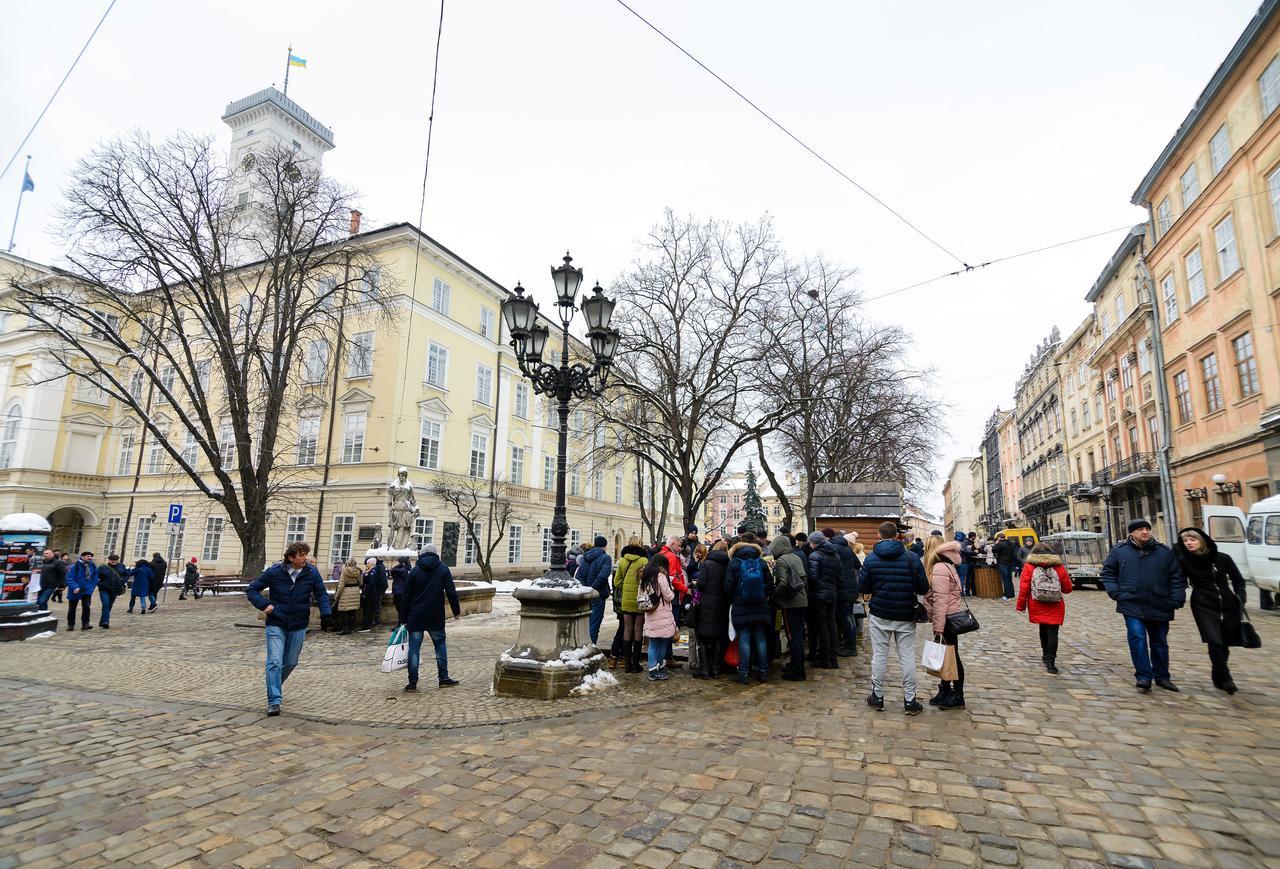 Vip Апартаменти Ван Гог На Площі Ринок Lviv Buitenkant foto
